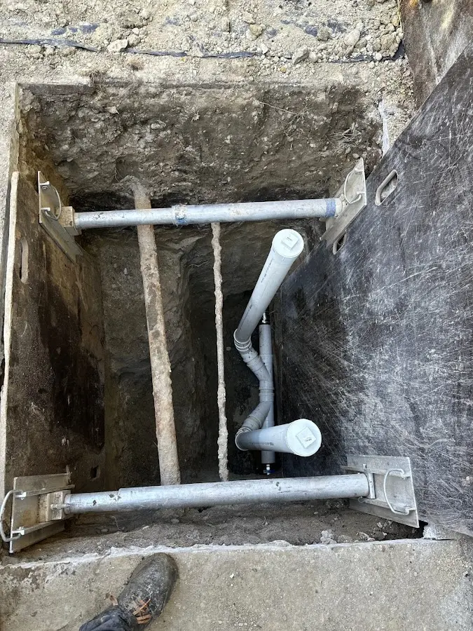 Experienced plumber completing Drain Cleaning work in Peoria